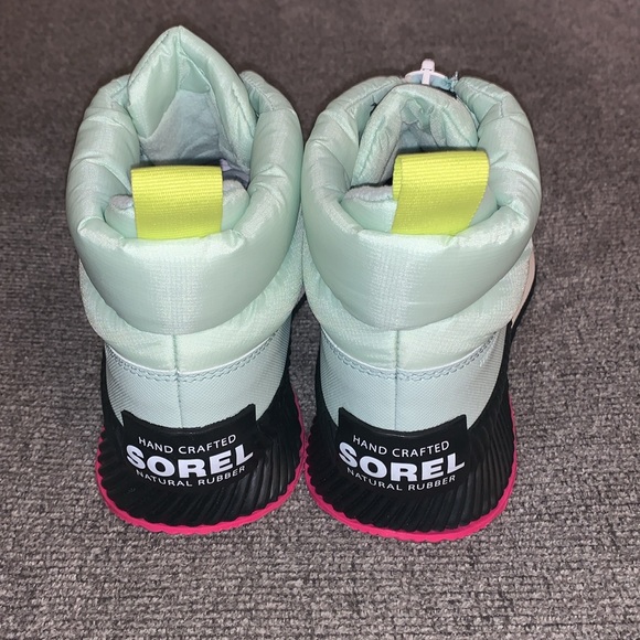 Sorel Boots - Picture 4 of 7